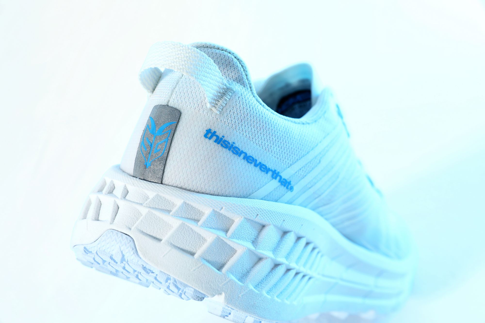 Performant mit Stil - HOKA ONE ONE & thisisneverthat